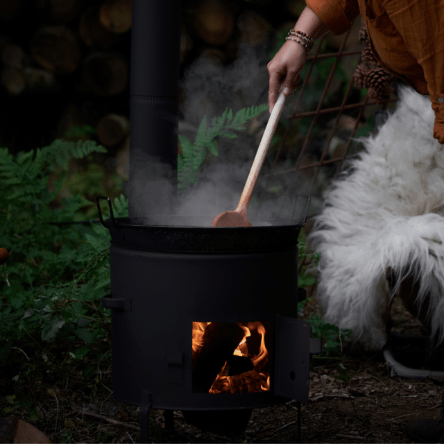 VUUR LAB. BBQ utomhus matlagning spis med wok brinnande