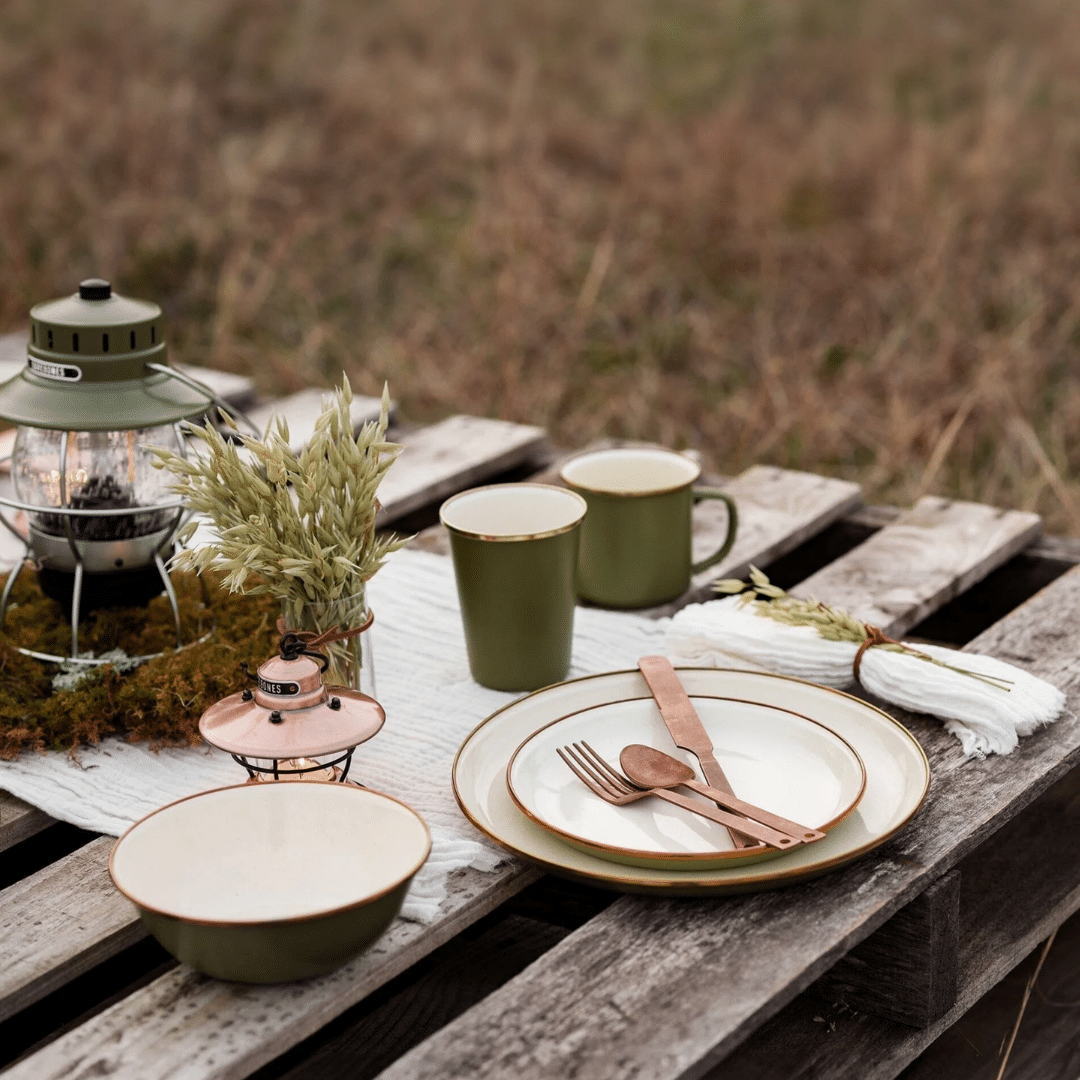 Servies van Barebones Olive